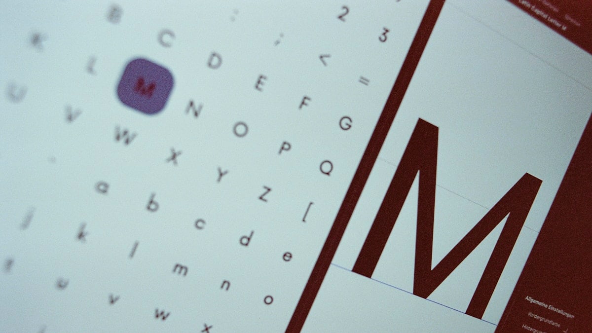 Fonttype graphic design font managment app. Leica R7 (1994), Summicron-R 2.0 35mm (1978). Hi-Res analog scan by www.totallyinfocus.com – Cinestill 800 Tungsten